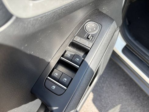Used 2024 Kia Soul LX FWD image 25