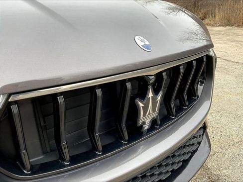 Used 2022 Maserati Levante Modena AWD/4WD image 32