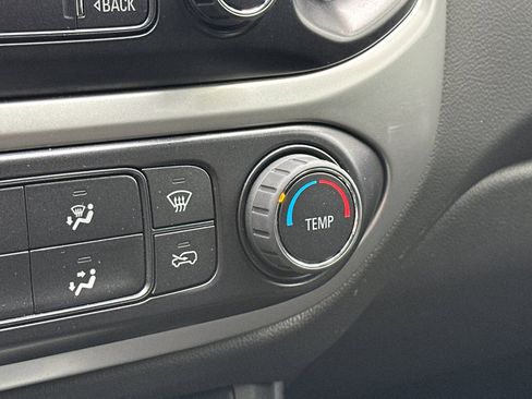 Used 2022 Chevrolet Colorado LT w/ Safety Package image 30