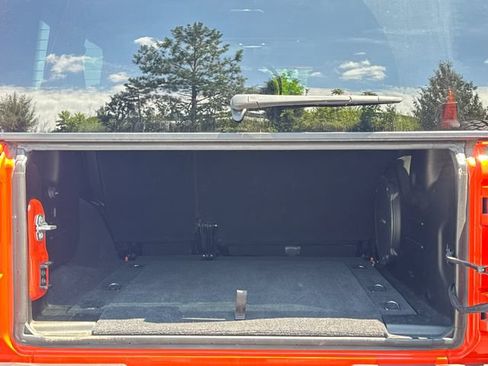 Used 2019 Jeep Wrangler Unlimited Sahara AWD/4WD image 12