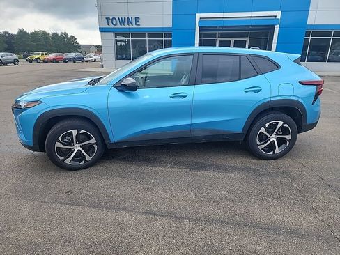 Used 2025 Chevrolet Trax RS w/ Driver Confidence Package FWD image 4