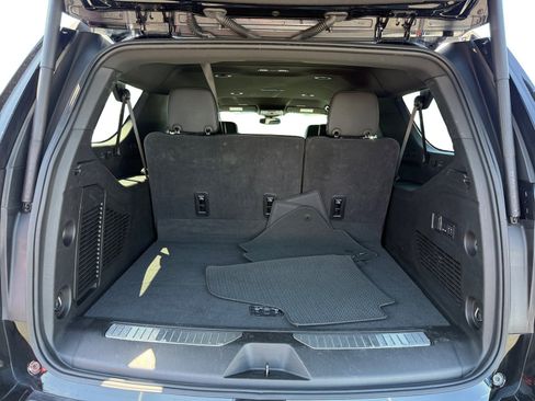 Used 2025 GMC Yukon XL Denali AWD/4WD image 17