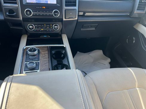 Used 2021 Ford Expedition Platinum AWD/4WD image 38