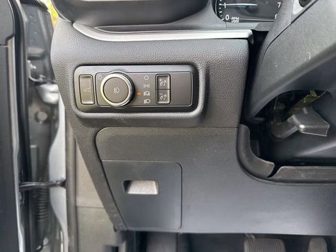 Used 2023 Ford Explorer XLT w/ Equipment Group 202A AWD/4WD image 19