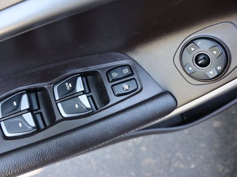 Used 2013 Hyundai Santa Fe Sport FWD image 27