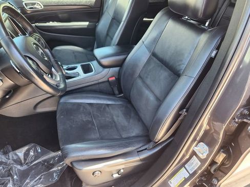 Used 2017 Jeep Grand Cherokee Altitude AWD/4WD image 12
