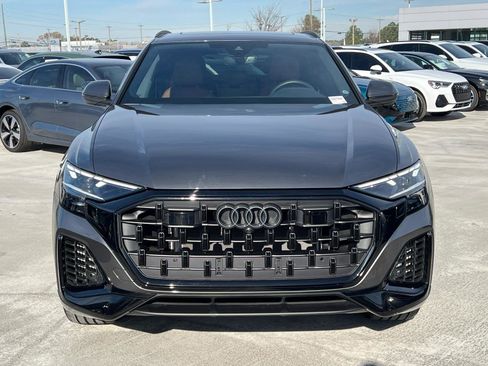 Used 2025 Audi Q8 Premium image 2