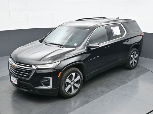 Used 2023 Chevrolet Traverse LT w/ LT Premium Package image 17