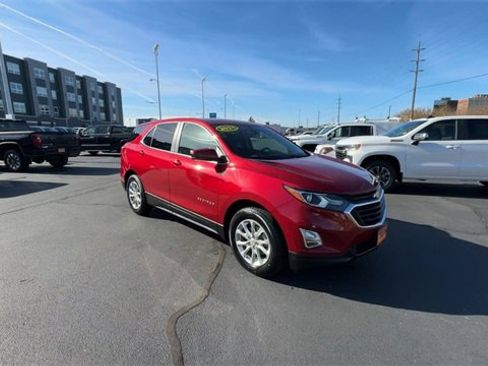 Used 2021 Chevrolet Equinox LT image 2