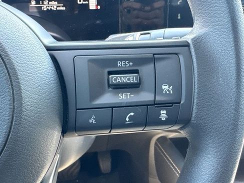 Used 2025 Nissan Kicks SV AWD/4WD image 22