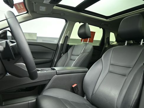 Used 2025 Nissan Rogue SL w/ SL Premium Package image 3