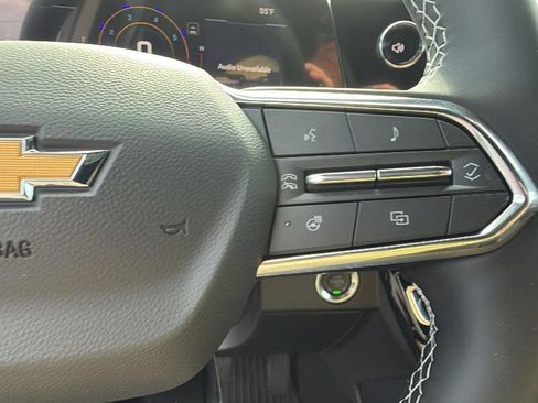 New 2026 Chevrolet Traverse LT w/ Sun and Wheel Package FWD image 23