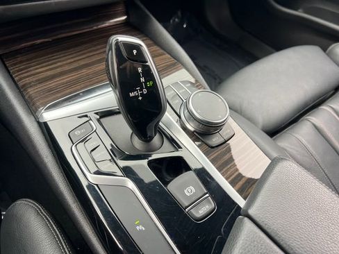 Used 2019 BMW 530i w/ Convenience Package image 26