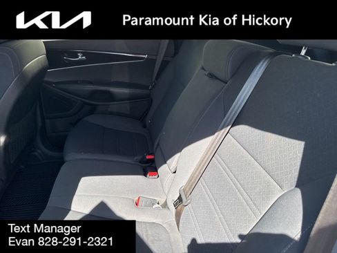 Used 2017 Kia Sorento FWD image 13