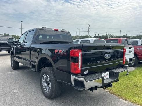 New 2026 Ford F250 Lariat w/ FX4 Off-Road Package AWD/4WD image 11
