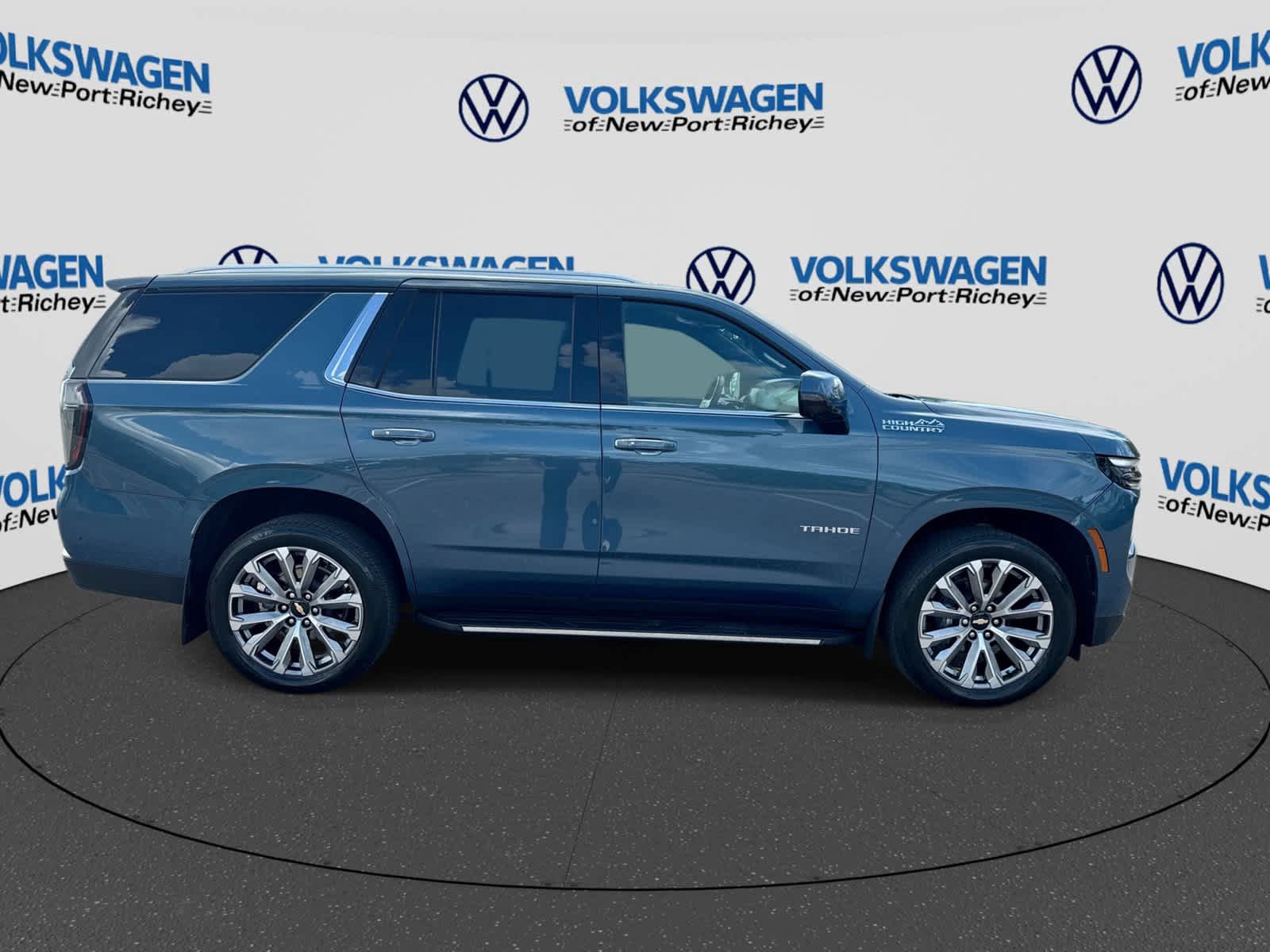 Used 2025 Chevrolet Tahoe High Country AWD/4WD image 15