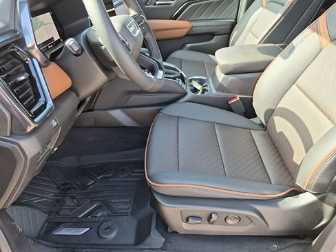 New 2026 GMC Canyon AT4 w/ AT4 Premium Package image 31