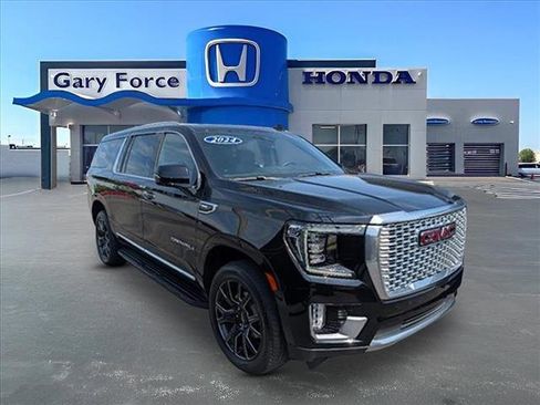 Used 2024 GMC Yukon XL Denali image 1