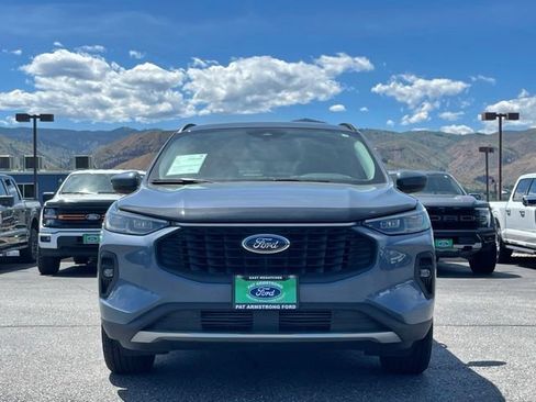Certified 2025 Ford Escape Platinum AWD/4WD image 5