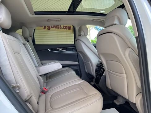 Used 2023 Lincoln Nautilus Reserve w/ Equipment Group 201A AWD/4WD image 5