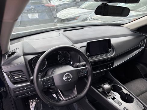 Used 2025 Nissan Rogue SV FWD image 34