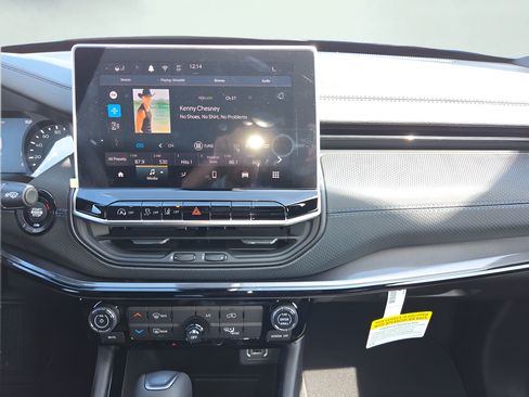 New 2026 Jeep Compass Latitude AWD/4WD image 17