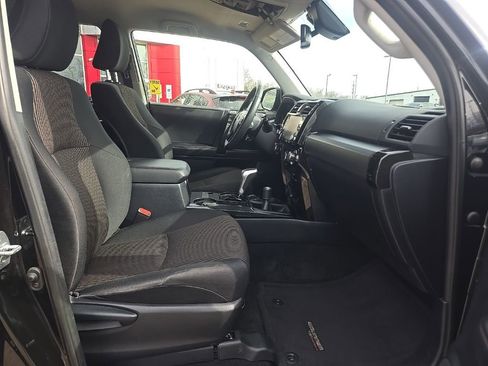 Used 2024 Toyota 4Runner TRD Off-Road image 21