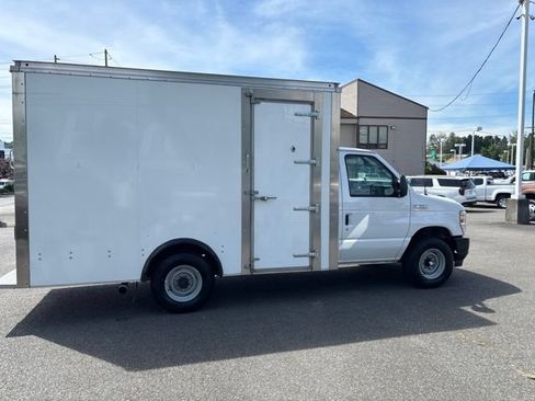 Used 2023 Ford E-350 and Econoline 350 Super Duty w/ Driver's Safety Package RWD image 6