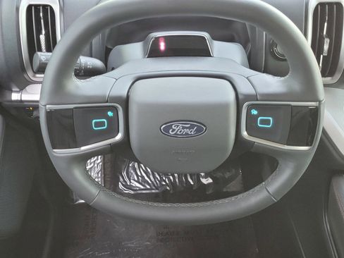 Used 2025 Ford Expedition Active image 12