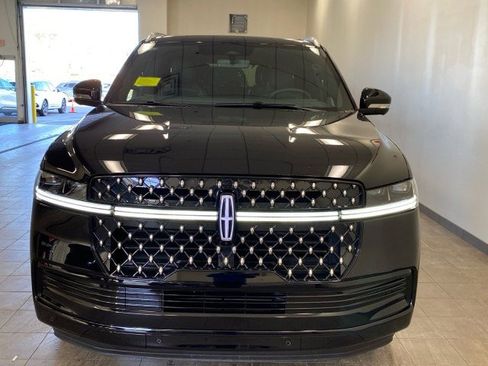 New 2025 Lincoln Navigator Black Label image 3