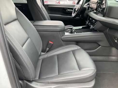 Used 2025 Chevrolet Tahoe LT AWD/4WD image 22