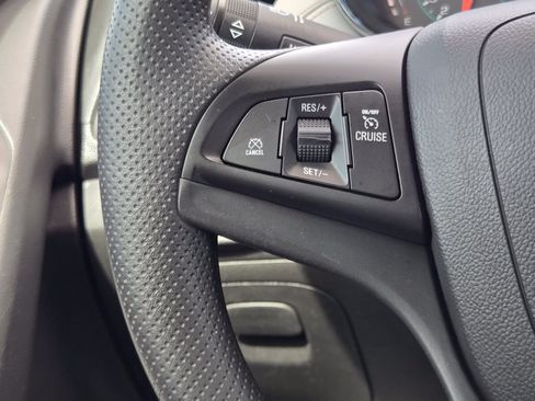 Used 2022 Chevrolet Trax LS w/ Tint and Cruise Package FWD image 28