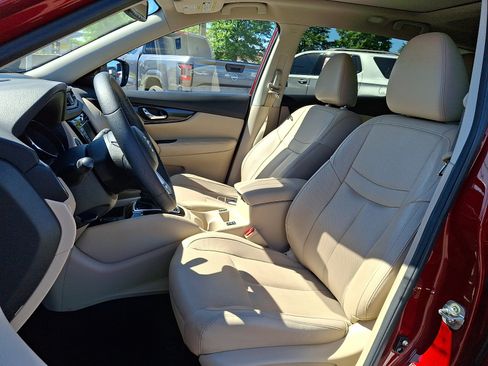 Used 2020 Nissan Rogue SL w/ Premium Package AWD/4WD image 16