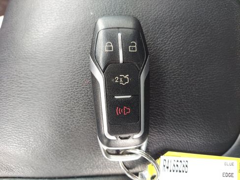 Used 2016 Ford Edge Titanium FWD image 30