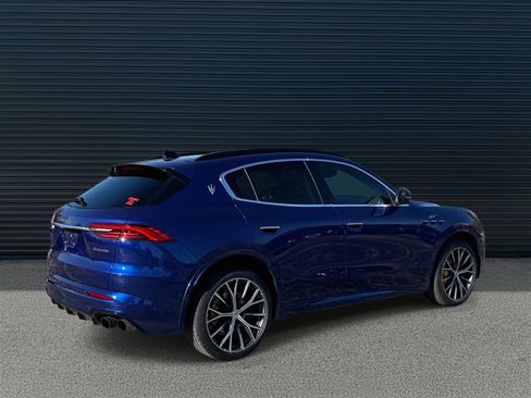 Used 2023 Maserati Grecale GT image 5
