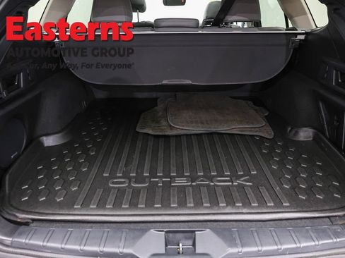 Used 2023 Subaru Outback Limited AWD/4WD image 9