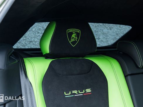 Used 2021 Lamborghini Urus AWD/4WD image 37