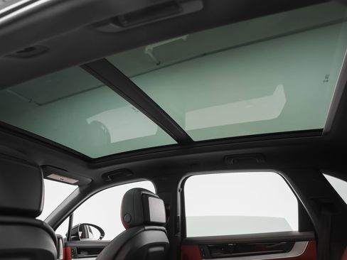 Certified 2024 Porsche Cayenne AWD/4WD image 45