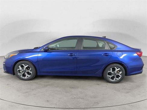 Used 2021 Kia Forte LXS image 2