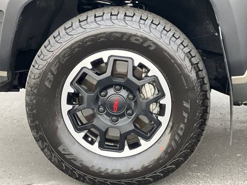 Used 2026 Toyota Tacoma TRD Off-Road w/ TRD Off Road Premium Package AWD/4WD image 25