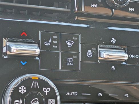 New 2026 Nissan Armada SL image 14