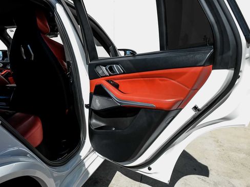 Used 2025 BMW X5 M Competition w/ Executive Package image 50