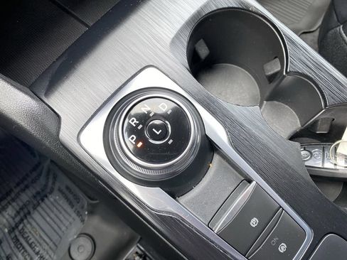 Certified 2025 Ford Escape ST-Line Select image 25