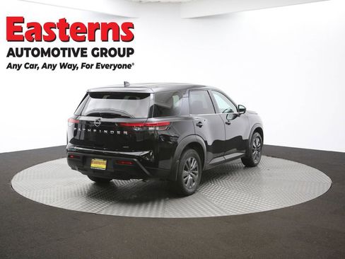 Used 2024 Nissan Pathfinder S image 41