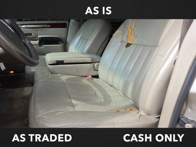 Used 2005 Lincoln Town Car Signature RWD image 16