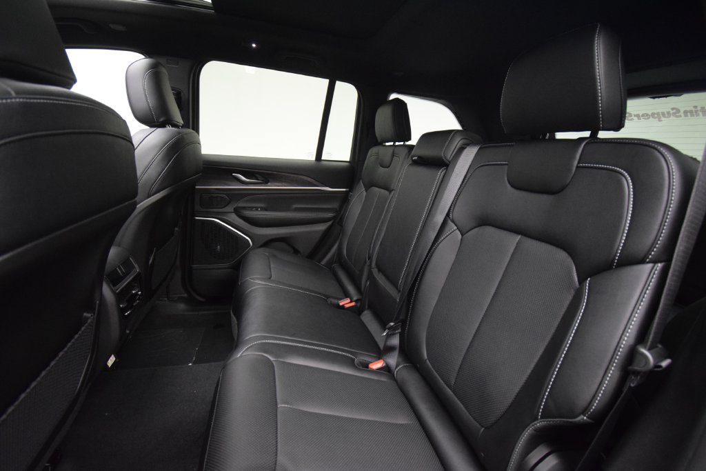 New 2027 Jeep Grand Cherokee Limited AWD/4WD image 37