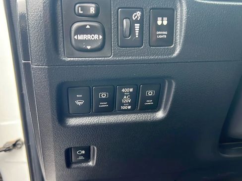 Used 2018 Toyota 4Runner SR5 Premium AWD/4WD image 18