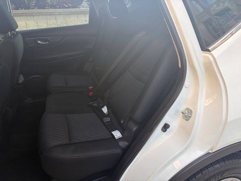Used 2018 Nissan Rogue S FWD image 19