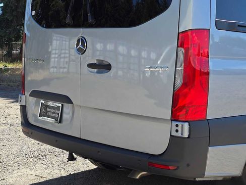 Used 2025 Mercedes-Benz Sprinter 2500 image 18