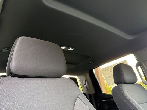 New 2026 GMC Sierra 1500 Elevation image 17